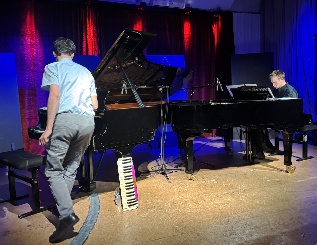 Georg Vogel wechselt Piano   1